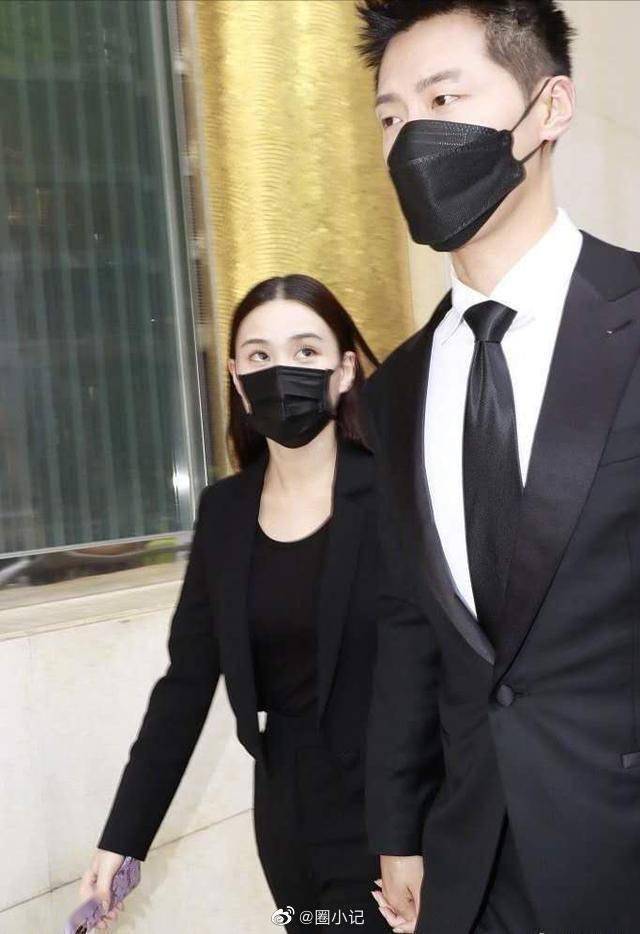 何超莲窦骁最新同款 bc7259bcee4848f3bb7068c7d82568cb.jpeg