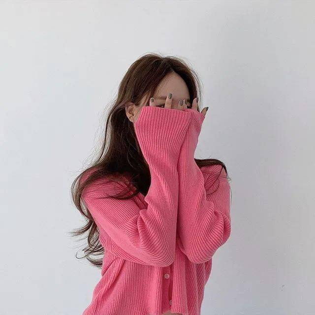 棕色|虞书欣和李圣经双双换上神仙发色，秋冬最显肤白发色你get了吗？