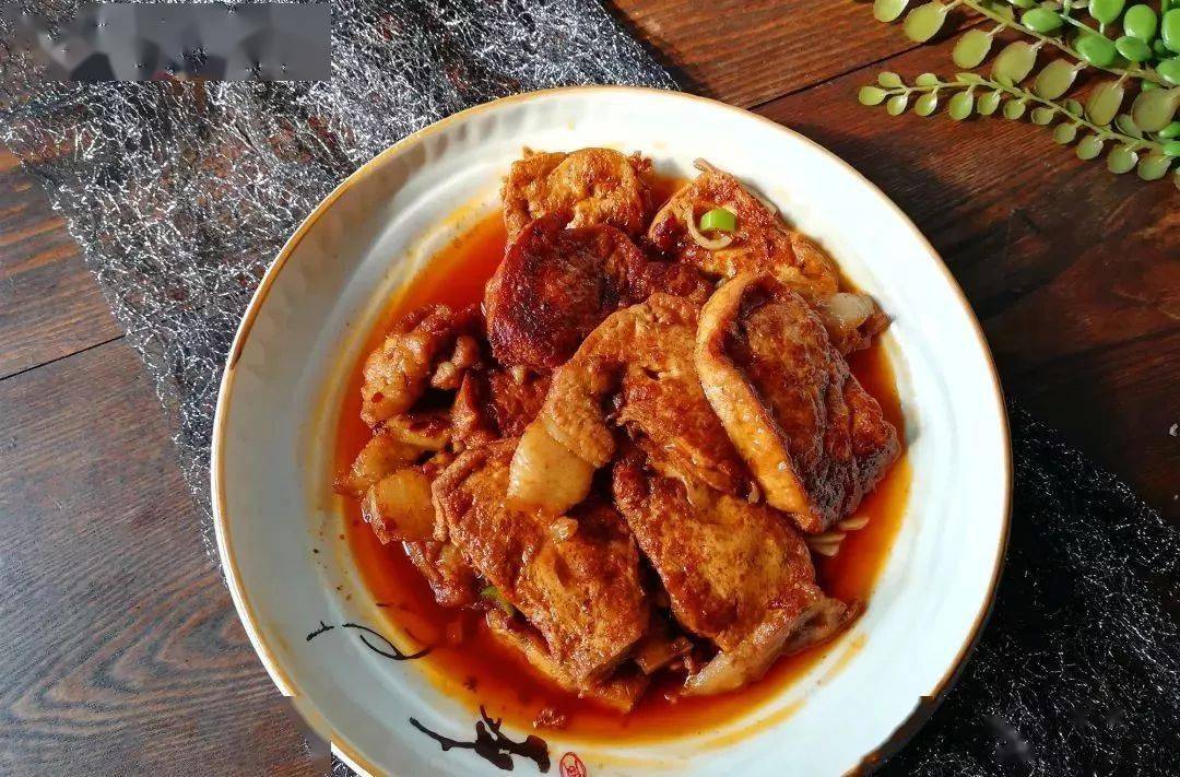 五花肉|多加入1勺这个调料，豆腐味道香做红烧豆腐时