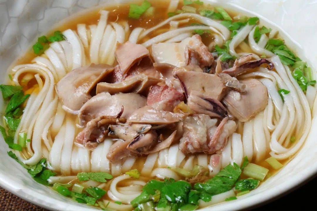 米粉第一次怎么加 20eca23a7c4a43cc92b8aa0223468d61.jpeg