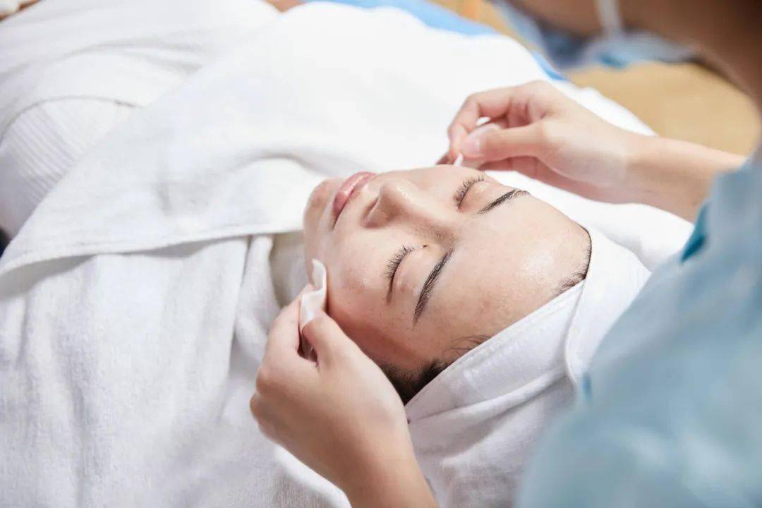 小气泡|花9块钱在福州这家店做了医美,做完就后悔了!