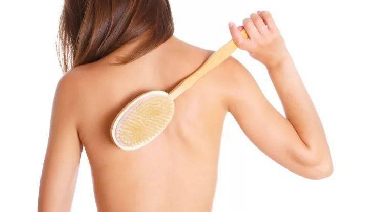 细胞|身上皮肤干，搓澡会不会伤皮肤？