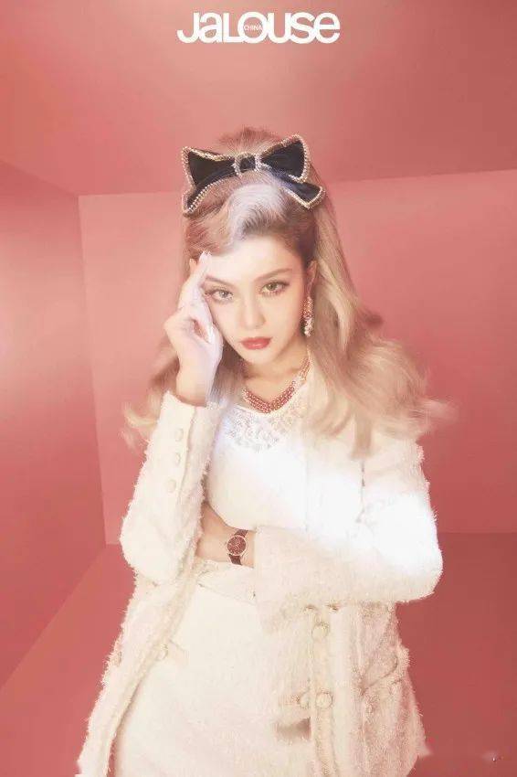 马利龙|周扬青佩戴宝齐莱马利龙系列腕表发布联名女性公益项目