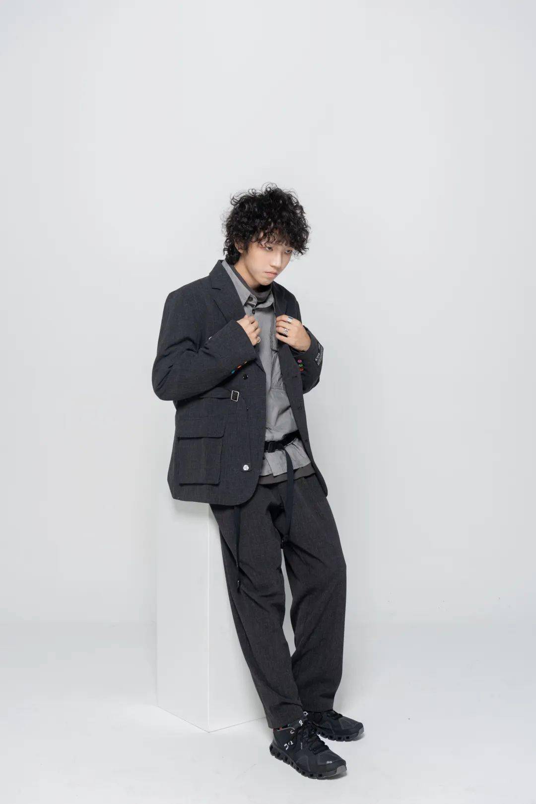 蓝人|蓝人装|穿上「费德勒的跑鞋」后,我只想惊呼一句:太嗯了!