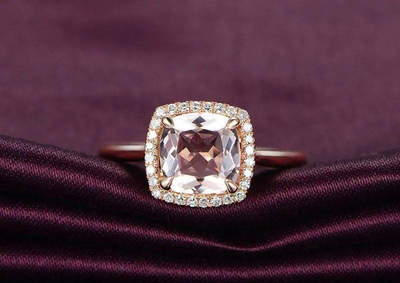 摩根|杨杨：都是3个孩子的妈了，还这么少女？凯特王妃的冻龄秘密是…