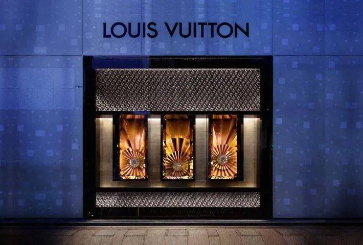 富婆|钻石暴跌，1克拉成白菜价？可为啥这些富婆却越买赚越多……