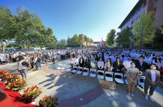 洪腾|嘉华学院举行2020级开学典礼，联合国驻华首席代表洪腾博士开讲国际导师第一课