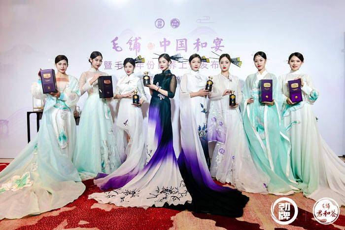 毛铺|布局次高端市场 劲牌发布核心战略新品