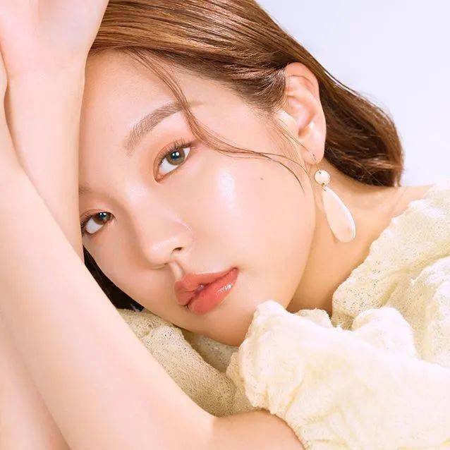 肌肤|水光妆升级版来了,又美又立体的海豚玻璃肌你听过吗?