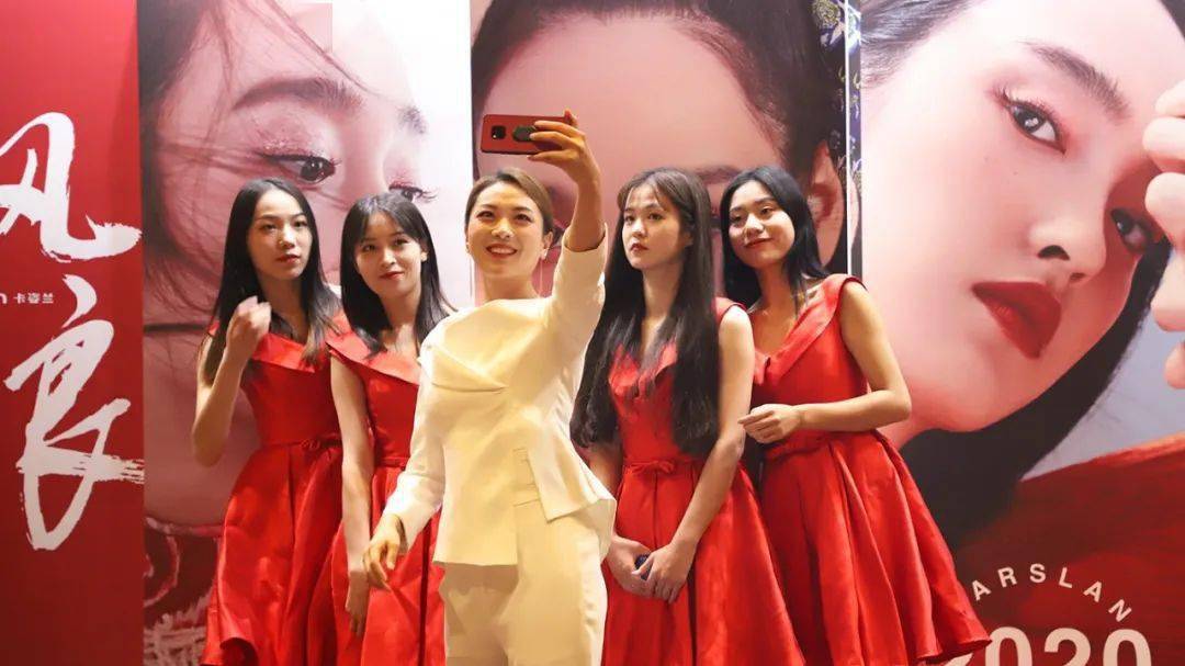 线下|乘风破浪·星曜前行,卡姿兰领跑线下实体彩妆会议圆满结束!