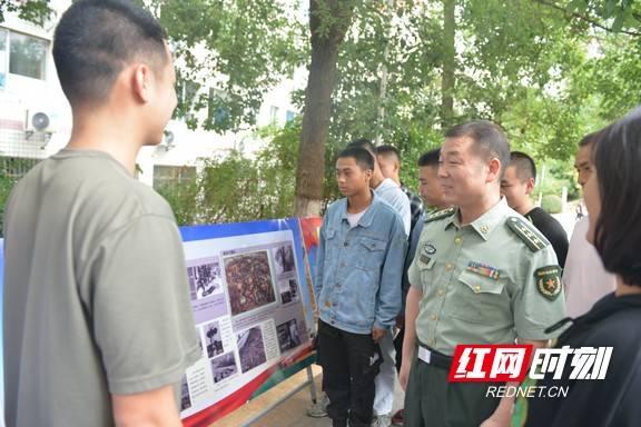 开福区|开学第一课丨长沙开福区人武部走进大学开展国防教育