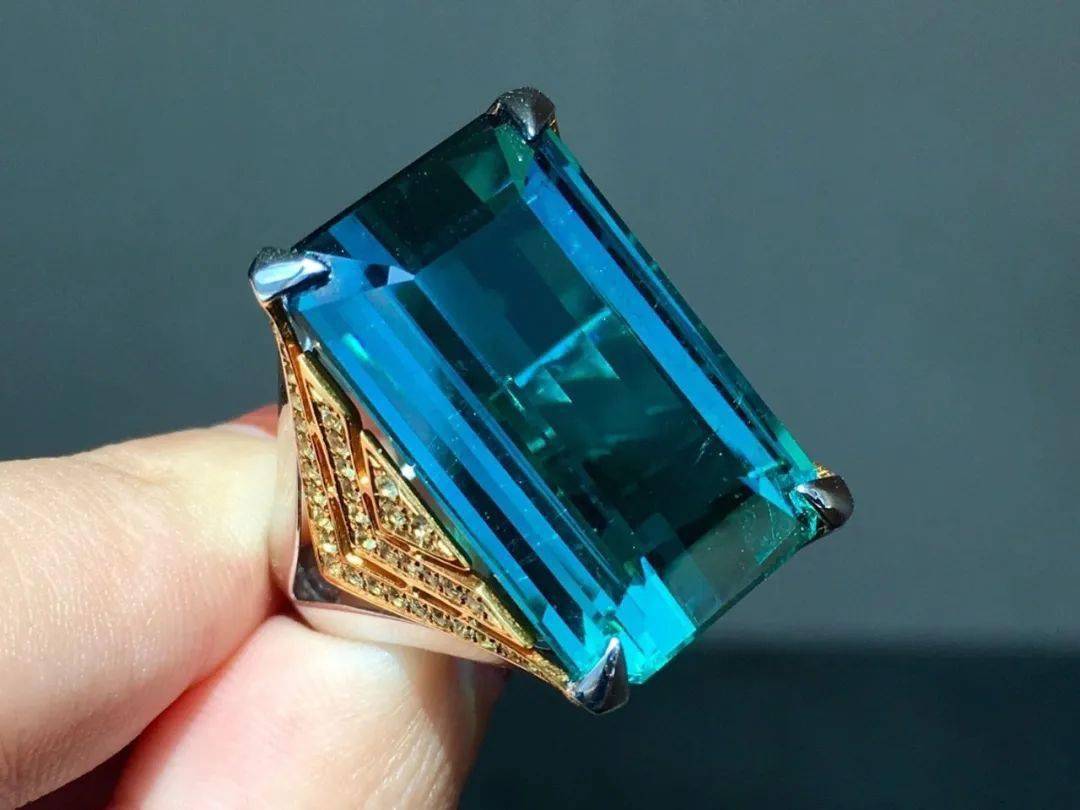 老年人|41岁女子10年时间里和8名老年人结婚 骗走大量珠宝和钱财后悲剧