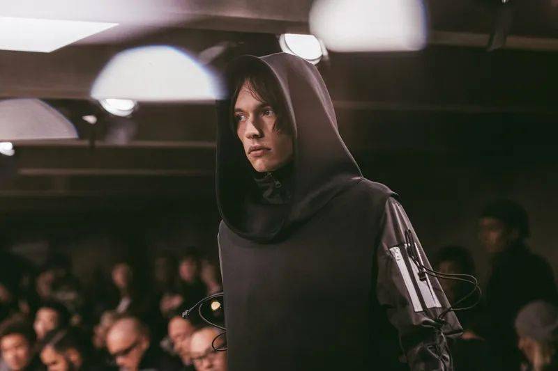 山本耀|山本耀司牵手Supreme,说好的“反时尚”呢?