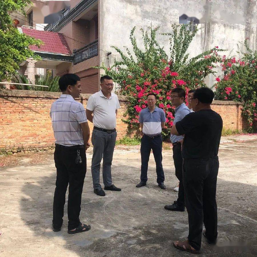 帮助镇村解难题——县委常委,组织部长陈志挺深入度尾镇调研