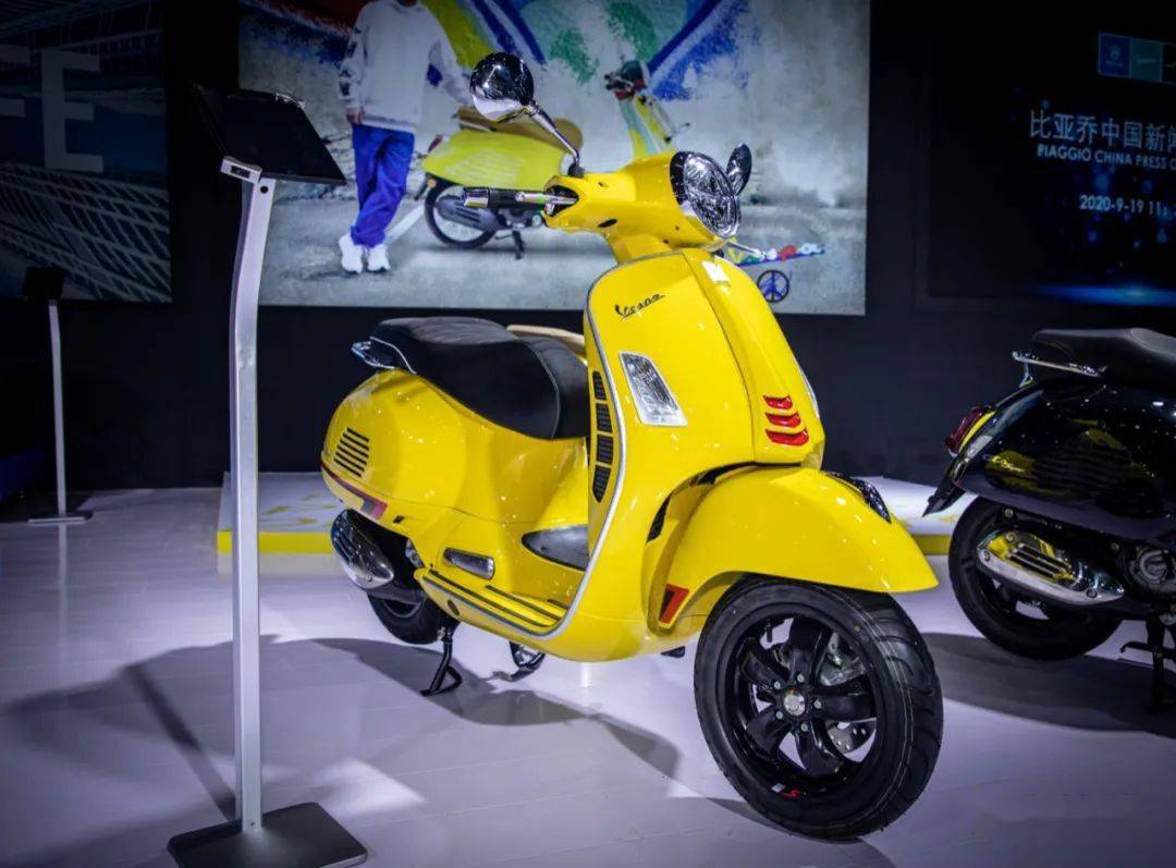 整个展台最夺目,vespa 150中国红版正式亮相丨摩博会_搜狐汽车_搜狐网