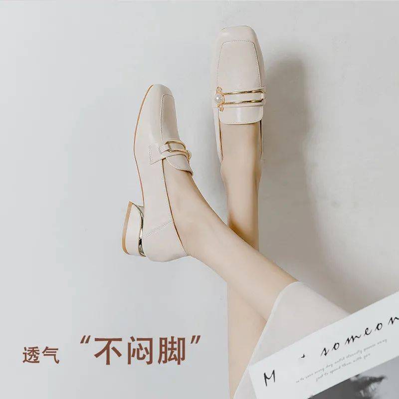 上流社会|女明星轻松入秋,必备乐福鞋,穿上一秒变“上流社会”!