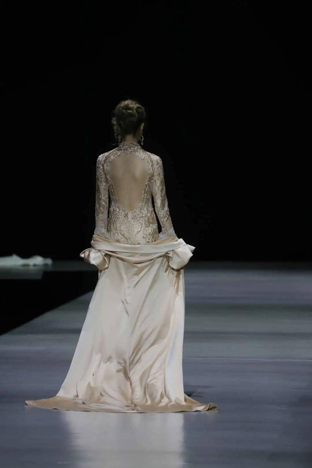 大连|久等了！婚纱大秀登场！