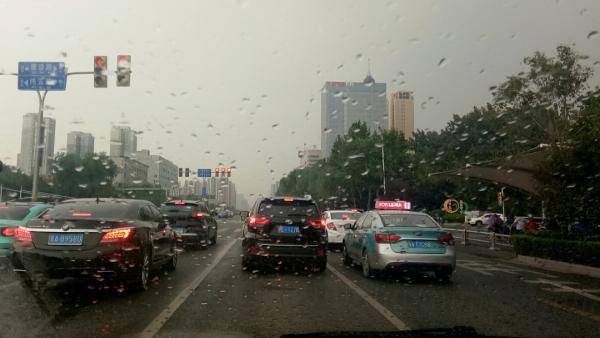 降雨|刚刚济南下了一场“特供雨”，明后天还有一场雨水要来