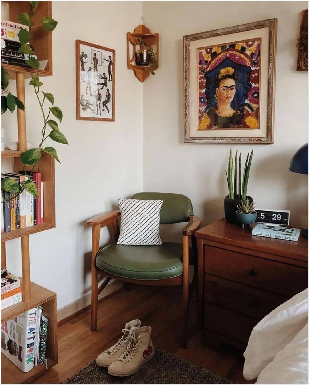 照片|显穷大白墙+网红装饰画=悲剧！