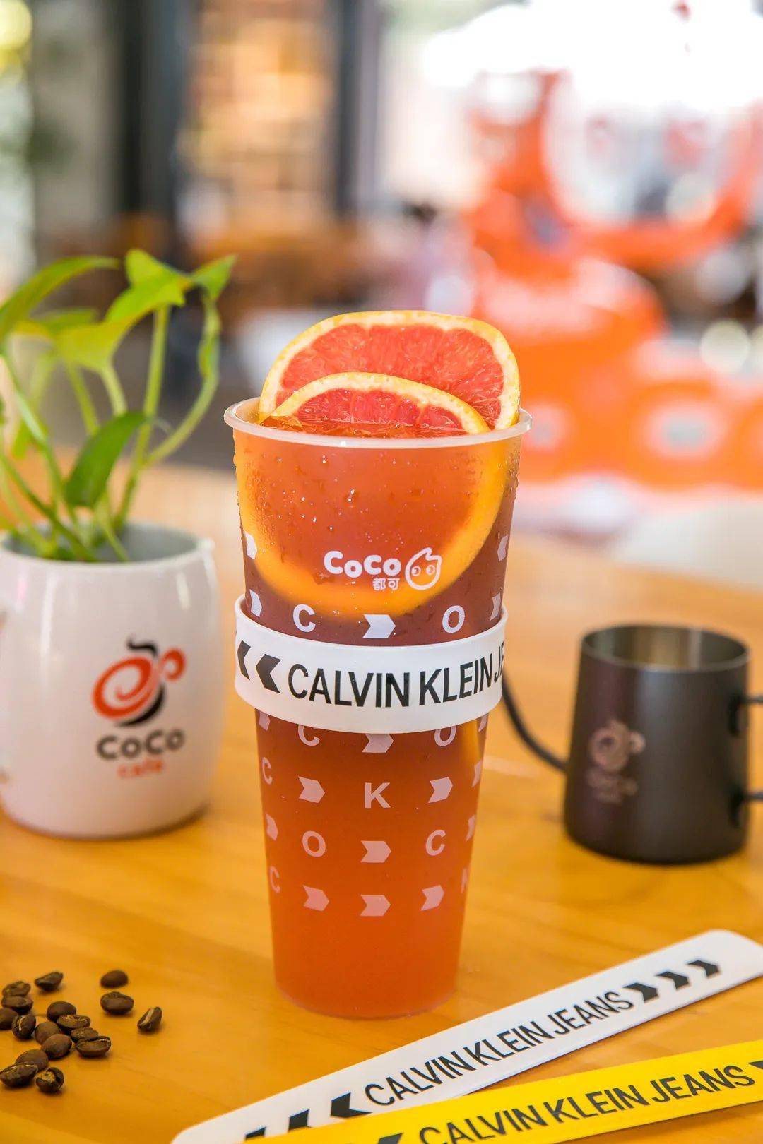 合作|潮人必备!CoCo与CK腕表首饰跨界合作,限量版手环抢疯了...