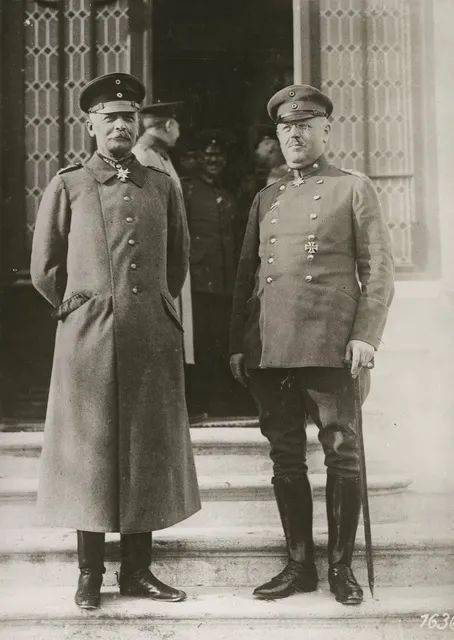 ▼ 鲁登道夫与德国高级将领▼ 1924年鲁登道夫与希特勒▼ 1937年鲁登