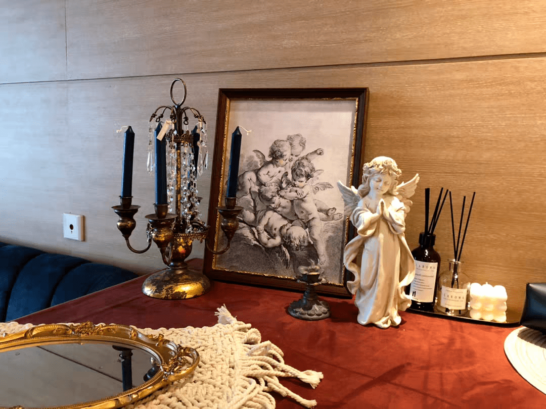 照片|显穷大白墙+网红装饰画=悲剧！