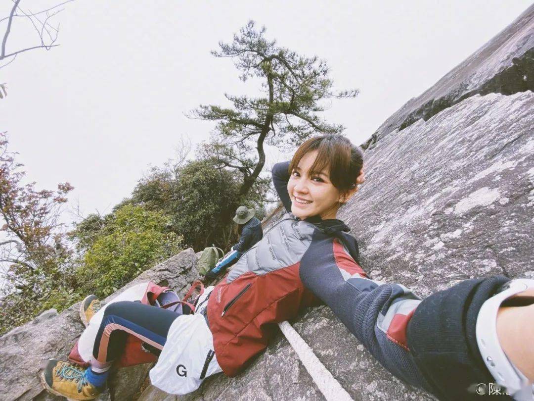 面部|前夫贩毒判刑15年,44岁错嫁2次的黄奕还能重来吗?