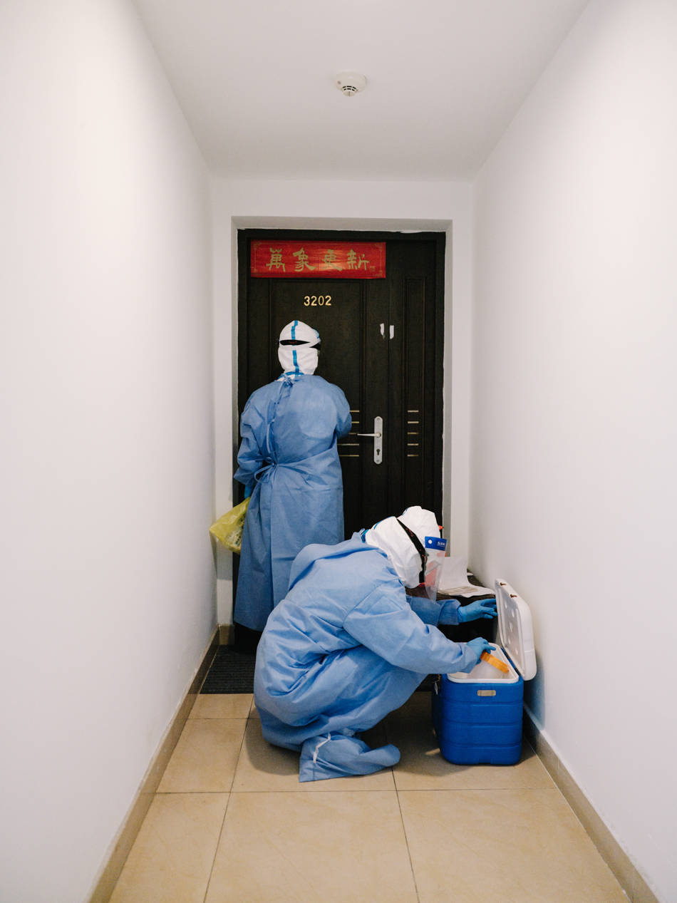 工作|沪上一日｜防疫下半场，超大城市中的社区医生