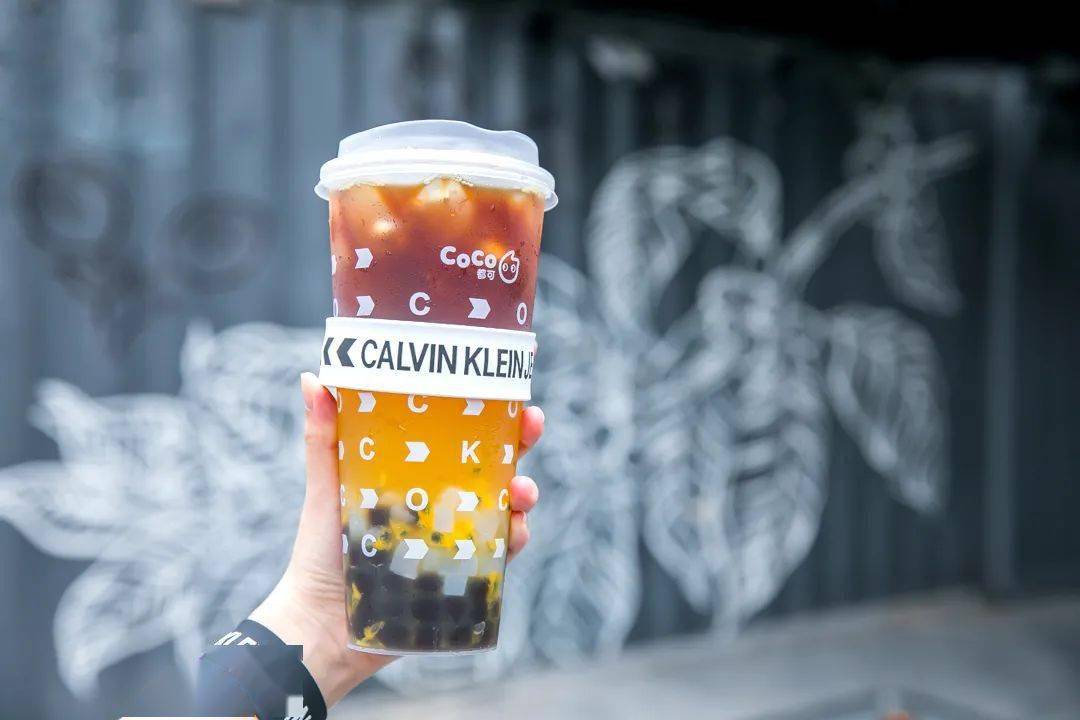 合作|潮人必备!CoCo与CK腕表首饰跨界合作,限量版手环抢疯了...