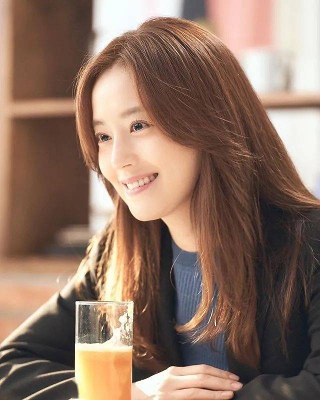 水润|《恶之花》李准基变身韩版“张东升”，女主发光美貌全靠“妆”？