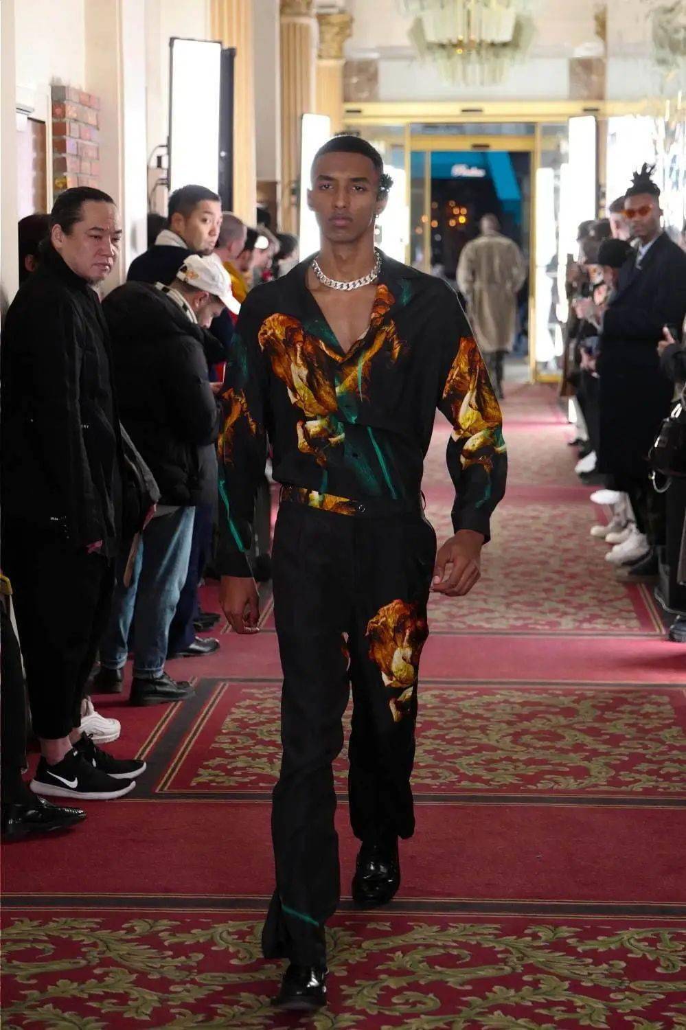 日本|承袭于三宅一生的精致街头雅痞，这个小众日本品牌有点东西