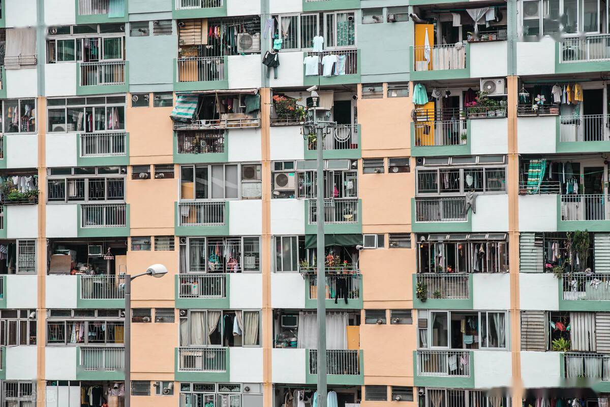 疫情影响让香港房屋再降至六折,香港人居住房屋售价暴跌