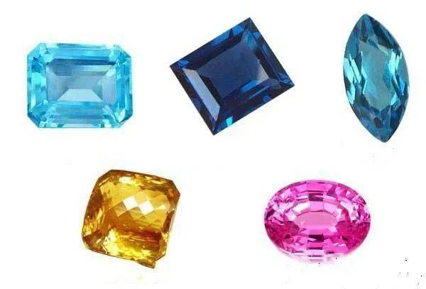 双胞胎|刘嘉玲、那英撞脸，堪比双胞胎？珠宝圈尴尬的碰瓷现场，你更分不清...