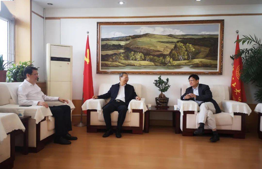盛佃清与太原理工大学党委书记郑强举行工作会谈