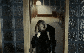 伊娃·格林出身于演艺世家.母亲是法国演员,西班牙系犹太人血统 .