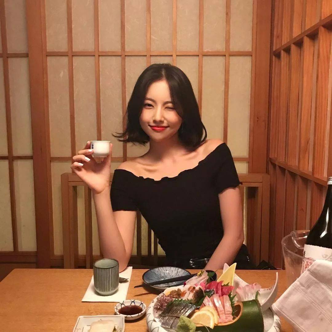 女王|穿对领口,不用减肥也能瘦!瘦!瘦!