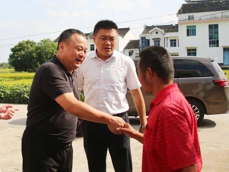 今日头条深入基层精准帮扶无锡市司法局领导走访调研我镇和平村