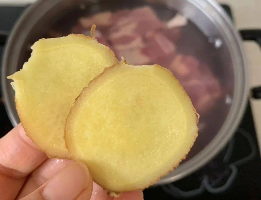 電飯鍋一鍵搞定！有菜有肉燉一鍋，湯汁拌飯全家愛，一周不用再炒菜！ 熱愛美食 第3张