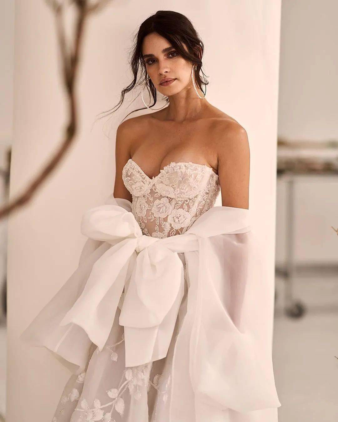 Lahav|一针一线还原维多利亚时期的典雅，世界顶级高定Galia Lahav的复古婚纱，美到词穷！