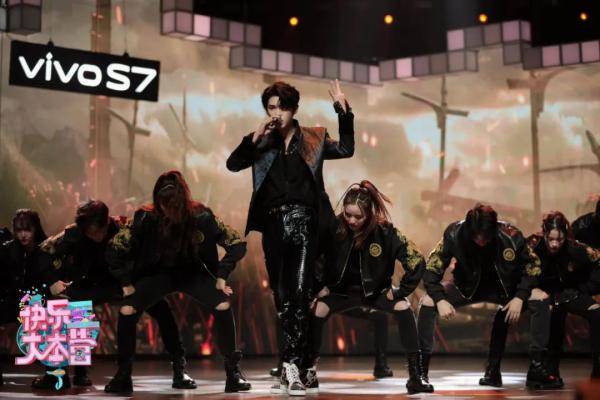 谢娜|《快乐大本营》音乐奇妙夜热浪来袭杨颖献舞谢娜蔡徐坤师徒互怼