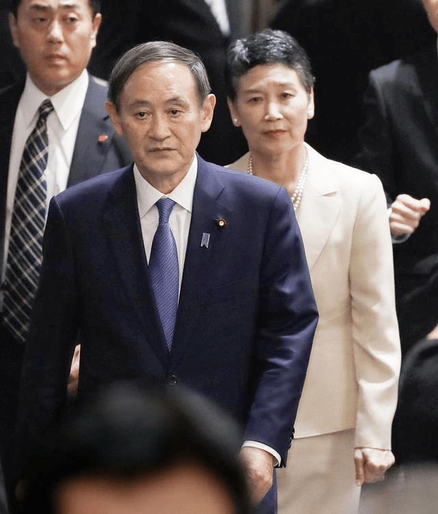 望夫|日本新首相夫人:钟点工二婚嫁给农民工,最终凭什么能望夫成龙?