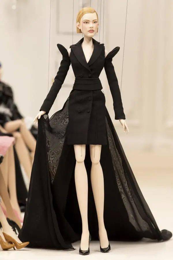 时装周|所以,以后时装周都没人了吗?