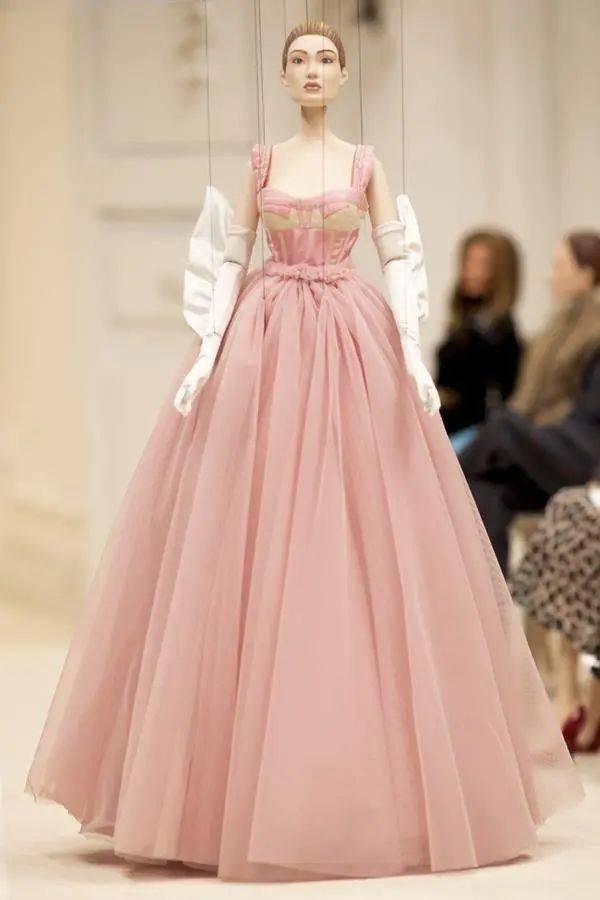 时装周|所以,以后时装周都没人了吗?