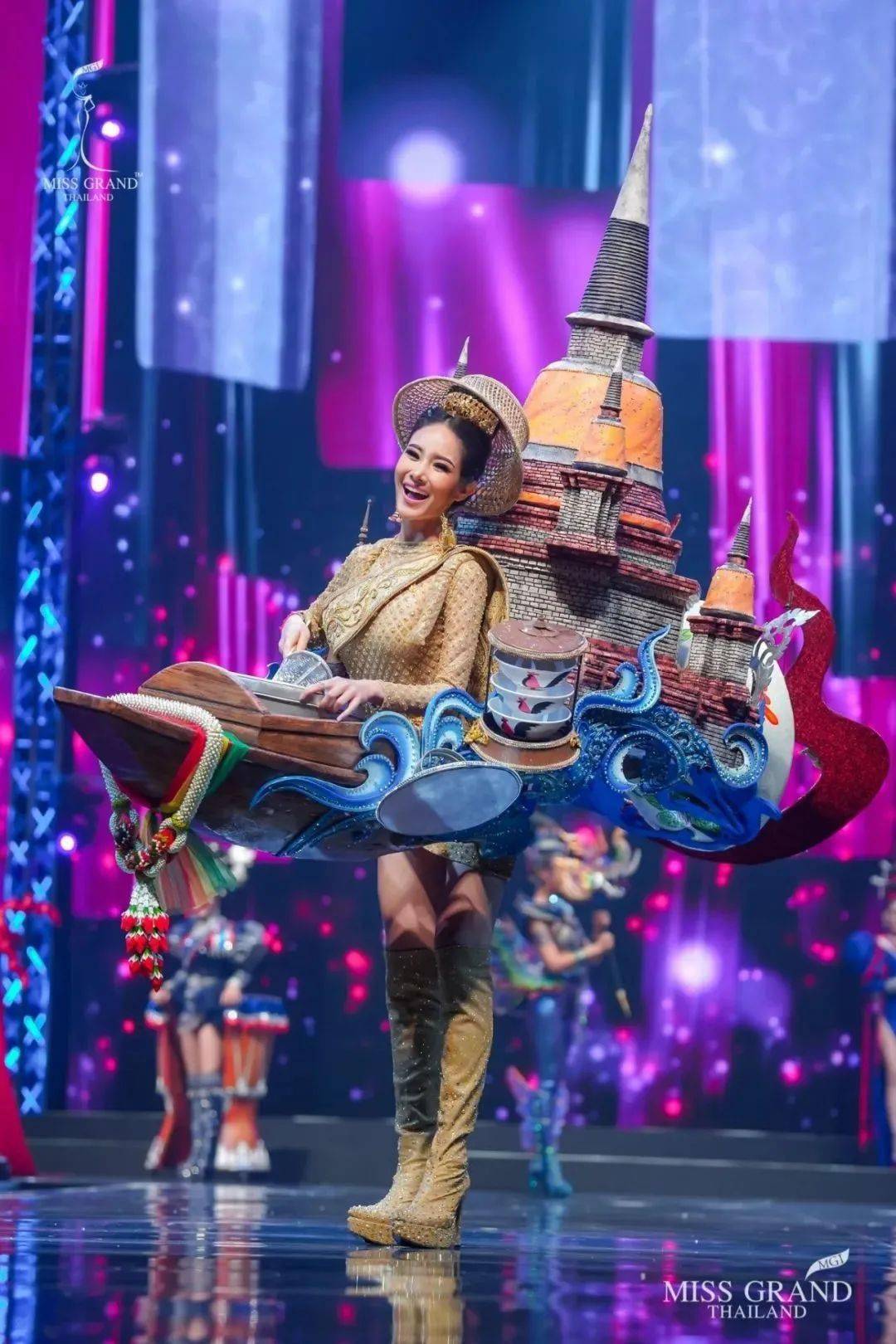 佳丽|性感到流鼻血！泰国妖艳选美燃爆全球，一波“大尺度”现场照，堪比维密