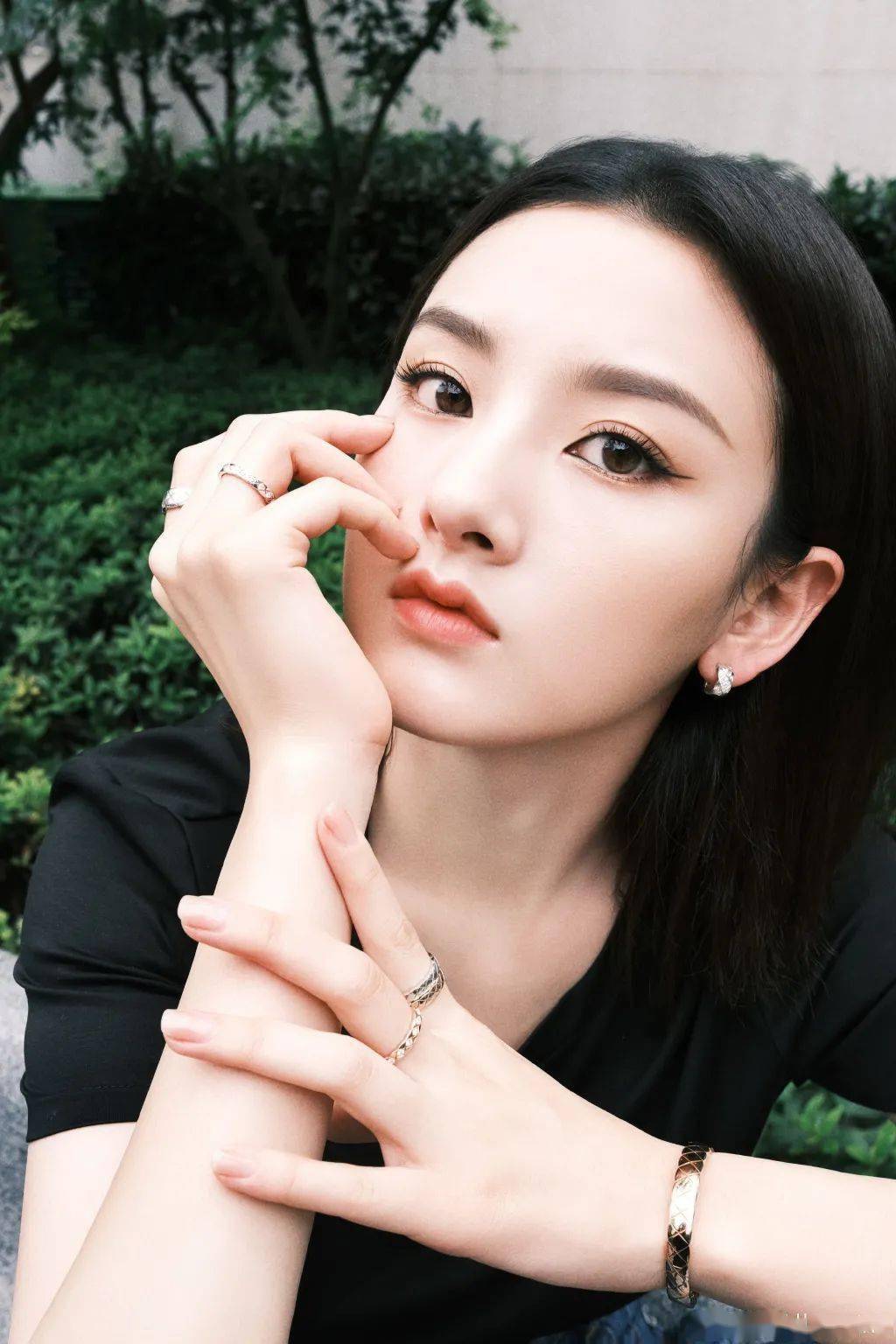 黑发|又酷又甜，宋祖儿的半永久茶黑发竟也要花这么多心思来护色？