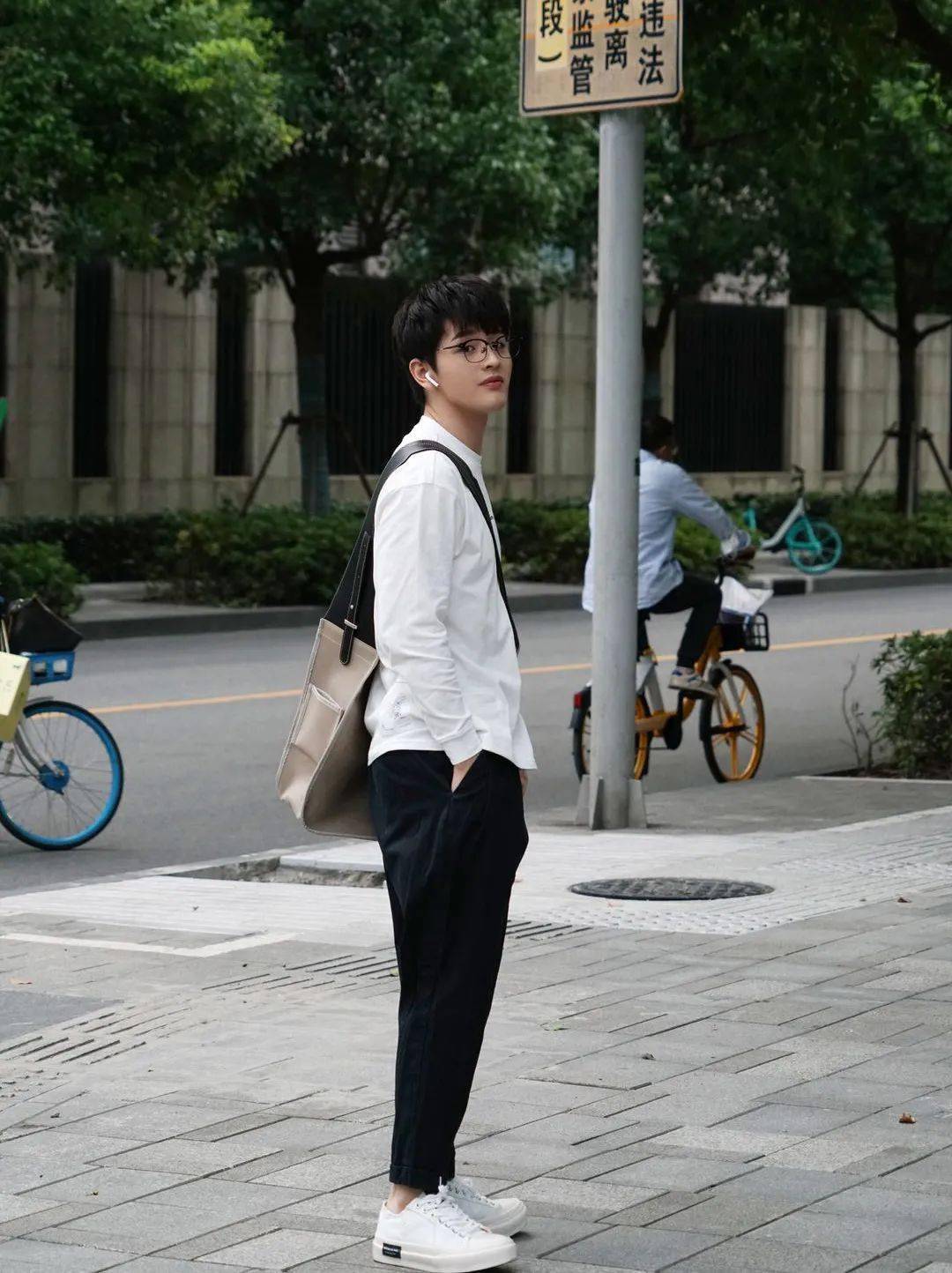 帆布鞋|这不是一双简单的「帆布鞋」