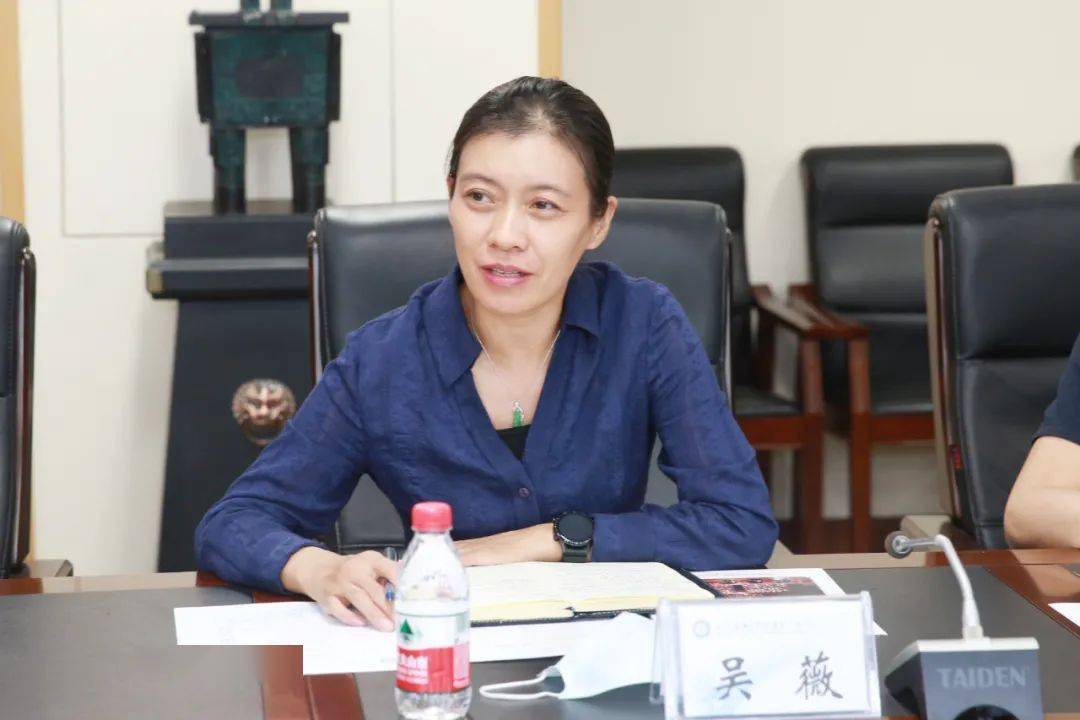 吴薇副主席参加会议并听取调研意见任萍书记主持会议会上播放了由大医
