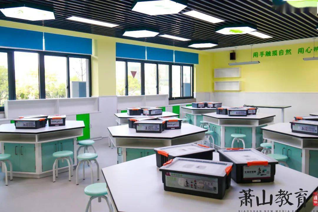 学校将在之后开展不同的科学社团课程,学生们可以根据自己的喜好