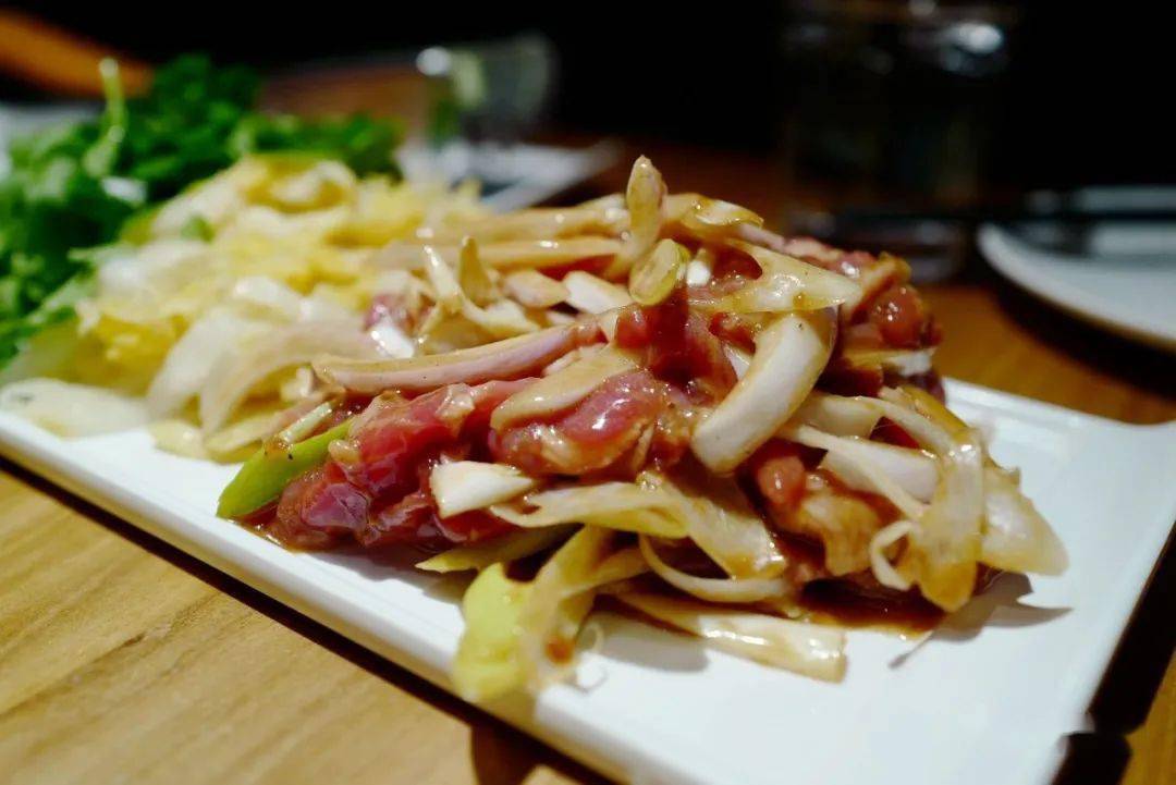 设拉子|这世上没有什么是一顿烧烤不能解决的……