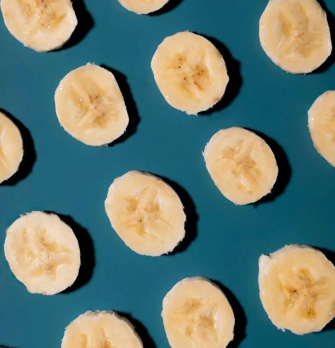 零食|咔咔脆！这零食好吃还能瘦！一根香蕉能做一大盘